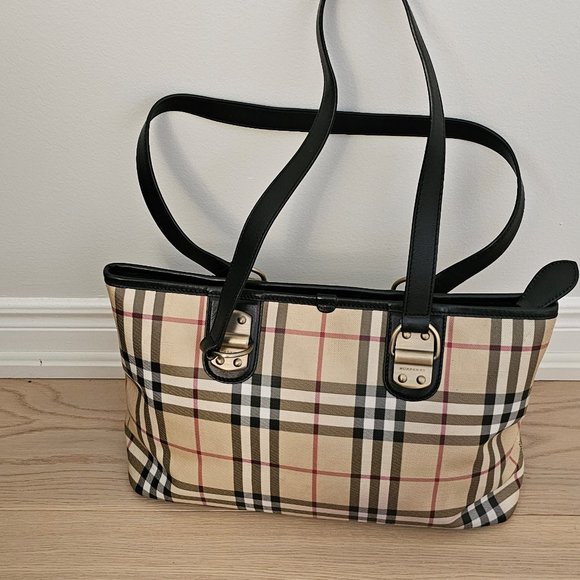 BURBERRY PURSE - Picture 4 of 7